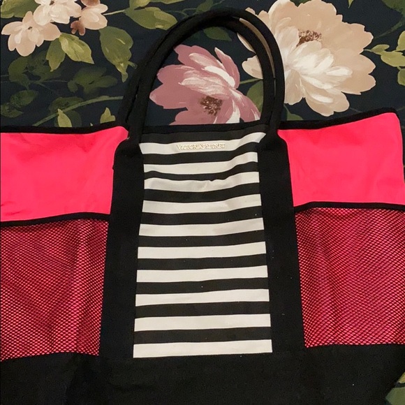 Victoria’s Secret Limited Edition Beach Tote - Picture 1 of 3